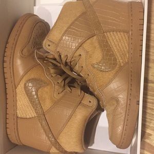 Nike Women’s Dunk Sky HI SP Undercover